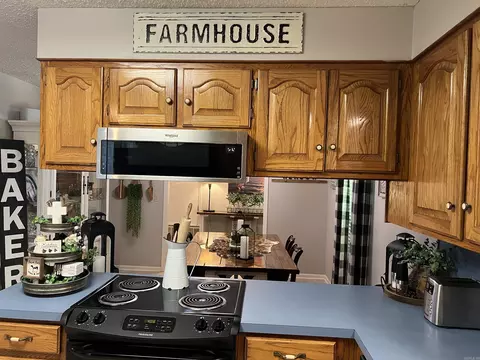 Kitchen - 6800 Village Dr, Pine Bluff, AR 71603 photo 3 of 4
