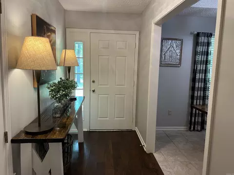 Entry Way - 6800 Village Dr, Pine Bluff, AR 71603 photo 2 of 3
