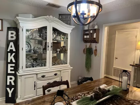 Dining - 6800 Village Dr, Pine Bluff, AR 71603 photo 2 of 2