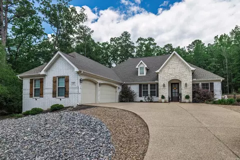 137 Pizarro Dr, Hot Springs Village, AR 71909