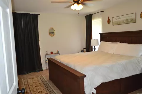 Bedroom - 1059 Piney Rd, De Queen, AR 71832 photo 2 of 5