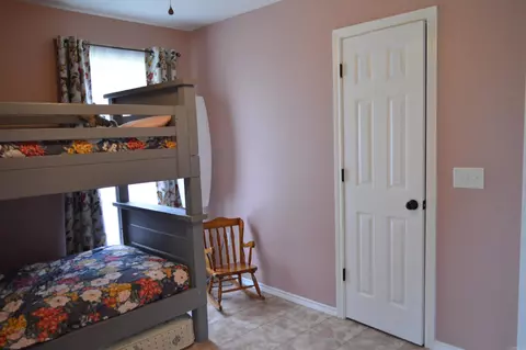 Bedroom - 1059 Piney Rd, De Queen, AR 71832 photo 4 of 5