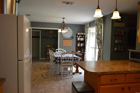 Dining - 1059 Piney Rd, De Queen, AR 71832 photo 1 of 1