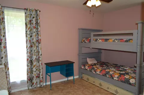 Bedroom - 1059 Piney Rd, De Queen, AR 71832 photo 5 of 5