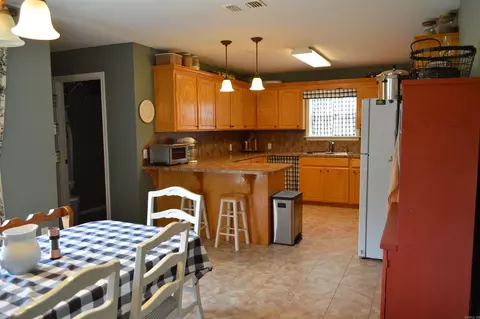 Kitchen - 1059 Piney Rd, De Queen, AR 71832 photo 1 of 3