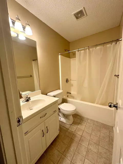 Bath - 25 Azalea Dr, Cabot, AR 72023 photo 2 of 2