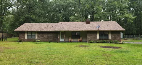 6303 Forrest Oak Dr, Pine Bluff, AR 71603 photo 2