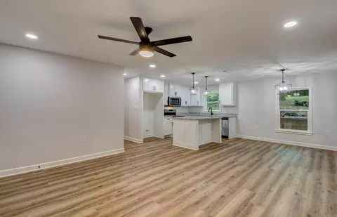1114 Edgehill Dr, Benton, AR 72015 photo 8