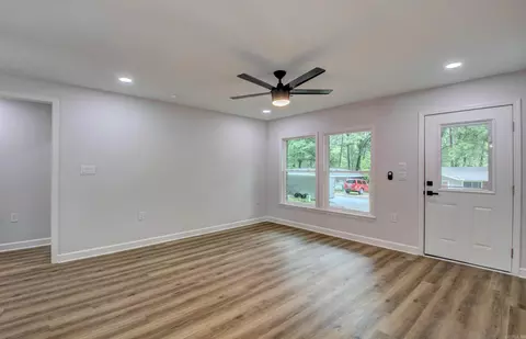 1114 Edgehill Dr, Benton, AR 72015 photo 10