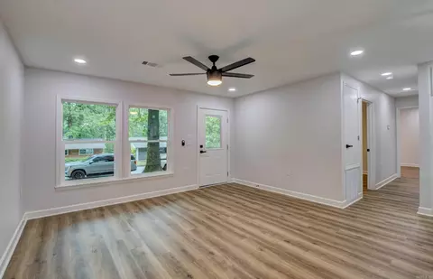 1114 Edgehill Dr, Benton, AR 72015 photo 9