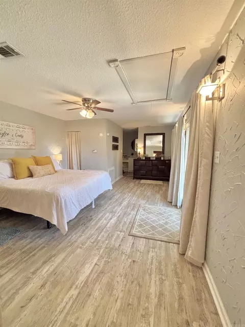 Bedroom - 11 Red Wolf Trl, Conway, AR 72032 photo 1 of 7