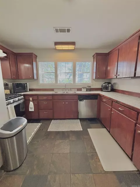 Kitchen - 11 Red Wolf Trl, Conway, AR 72032 photo 6 of 8