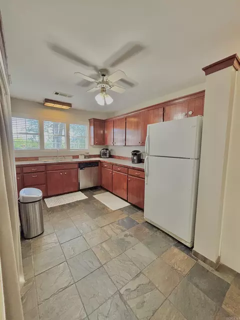 Kitchen - 11 Red Wolf Trl, Conway, AR 72032 photo 1 of 8
