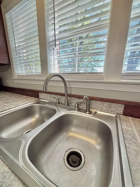 Kitchen - 11 Red Wolf Trl, Conway, AR 72032 photo 7 of 8