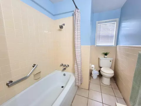 Bath - 2304 W 47, Pine Bluff, AR 71603 photo 2 of 5