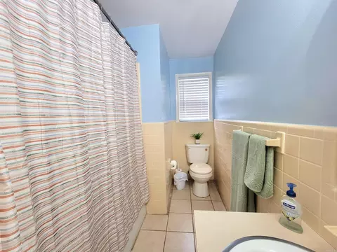 Bath - 2304 W 47, Pine Bluff, AR 71603 photo 3 of 5