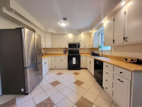 Kitchen - 2304 W 47, Pine Bluff, AR 71603 photo 1 of 4