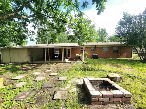 Exterior - 2304 W 47, Pine Bluff, AR 71603 photo 3 of 5