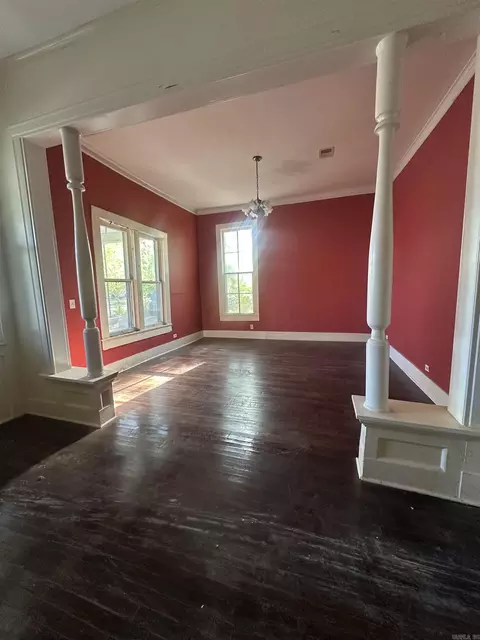 Dining - 325 Pine Bluff St, Malvern, AR 72104 photo 1 of 1