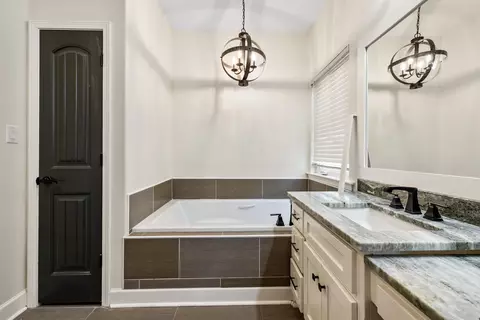 Bath - 3526 Hilldale Rd, Alexander, AR 72002 photo 3 of 8