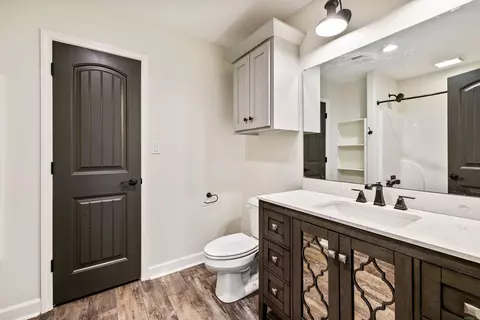 Bath - 3526 Hilldale Rd, Alexander, AR 72002 photo 5 of 8