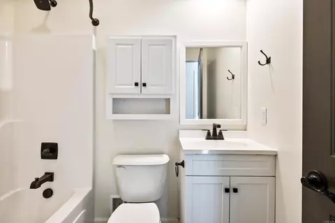 Bath - 3526 Hilldale Rd, Alexander, AR 72002 photo 1 of 8