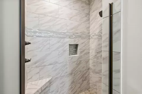 Bath - 3526 Hilldale Rd, Alexander, AR 72002 photo 4 of 8
