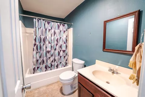 Bath - 139 Andrew Ln, Beebe, AR 72012 photo 2 of 3