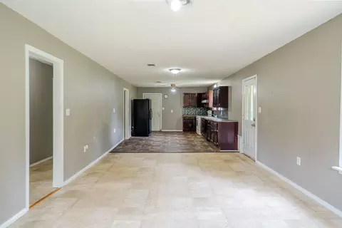 Living - 139 Andrew Ln, Beebe, AR 72012 photo 2 of 3