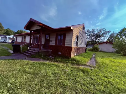 317 E Ingram St, Camden, AR 71701 photo 4