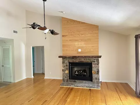 Living - 1966 Thomas Loop, Bismarck, AR 71929 photo 1 of 1