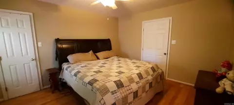 Bedroom - 259 Pine Crst, Mountain View, AR 72560 photo 3 of 5