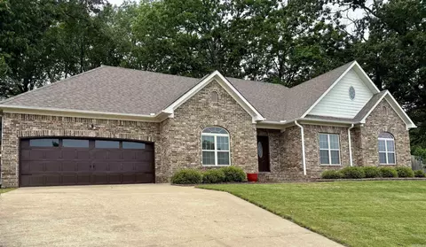 209 Red Oak Ln, Searcy, AR 72143