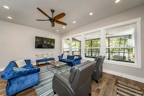 Living - 14 Air Rd, Higden, AR 72067 photo 3 of 5