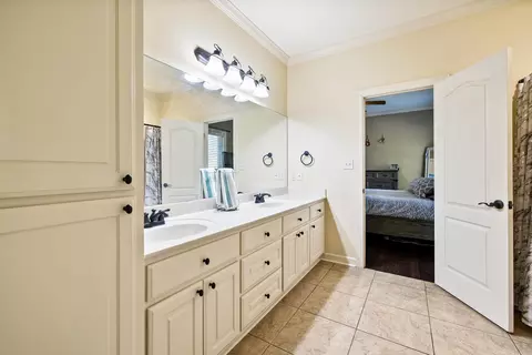 Entry Way - 5410 Lexington Ave, Benton, AR 72019 photo 3 of 4