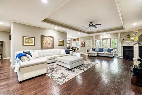 Living - 5410 Lexington Ave, Benton, AR 72019 photo 4 of 4