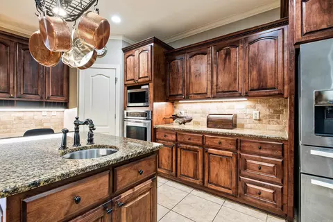 Kitchen - 5410 Lexington Ave, Benton, AR 72019 photo 1 of 5
