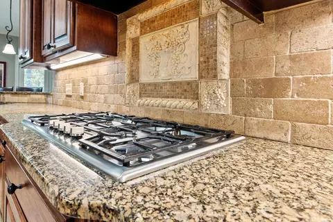Kitchen - 5410 Lexington Ave, Benton, AR 72019 photo 2 of 5