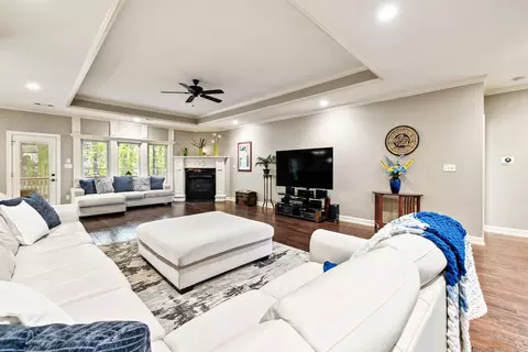 Living - 5410 Lexington Ave, Benton, AR 72019 photo 3 of 4