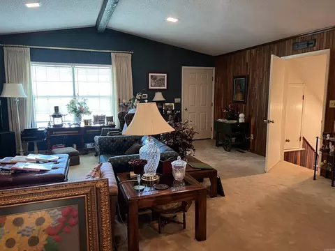 Living - 3111 Holiday Dr, Pine Bluff, AR 71602 photo 6 of 8