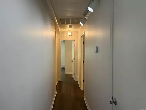 Entry Way - 3111 Holiday Dr, Pine Bluff, AR 71602 photo 1 of 2
