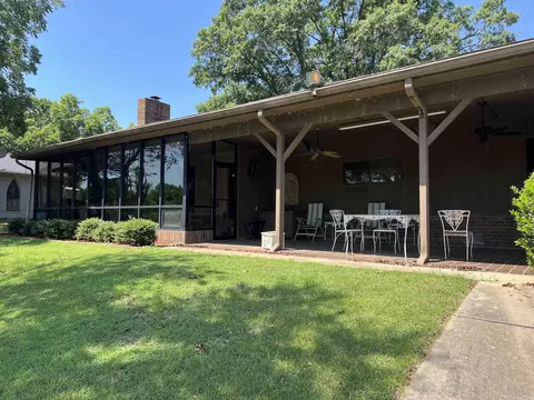 Exterior - 3111 Holiday Dr, Pine Bluff, AR 71602 photo 5 of 11