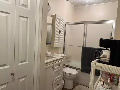 Bath - 3111 Holiday Dr, Pine Bluff, AR 71602 photo 1 of 5