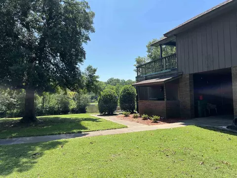 Exterior - 3111 Holiday Dr, Pine Bluff, AR 71602 photo 3 of 11