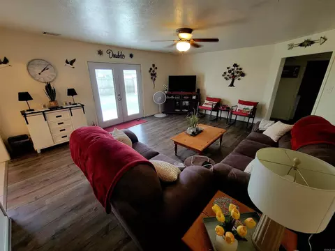 Living - 103 Lake Ct, Beebe, AR 72012 photo 2 of 3