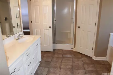 Bath - 62 Willow Dr, Cabot, AR 72023 photo 2 of 3