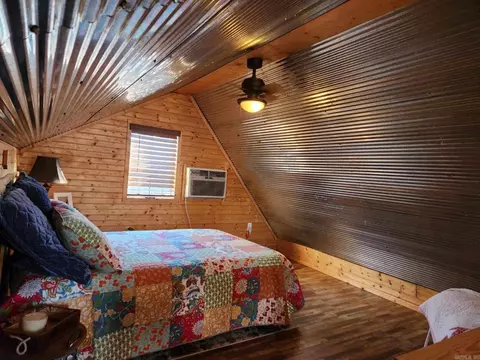 Bedroom - 3227 Red Bluff Rd, Marshall, AR 72650 photo 2 of 3