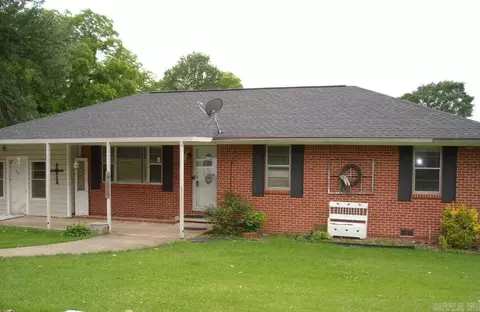 526 N 5th St, Hampton, AR 71744 photo 1