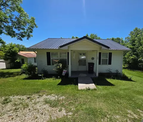 103 E 3rd St, Hardy, AR 72542 photo 1