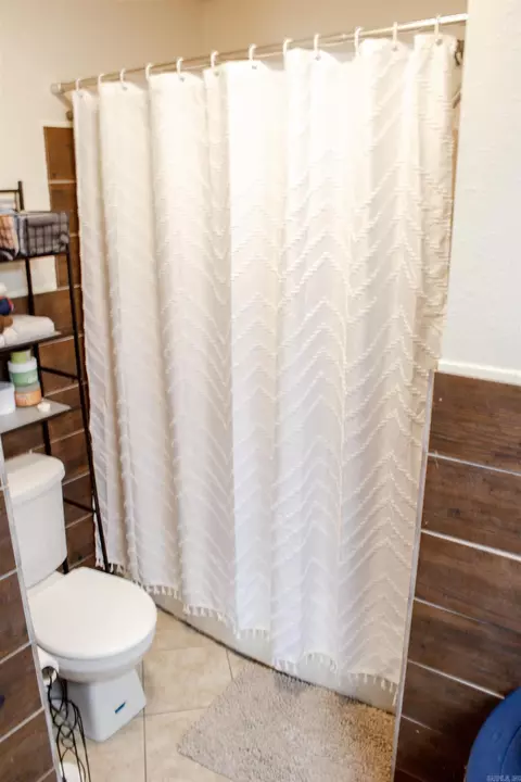 Bath - 100 Elizabeth St, Prescott, AR 71857 photo 1 of 3